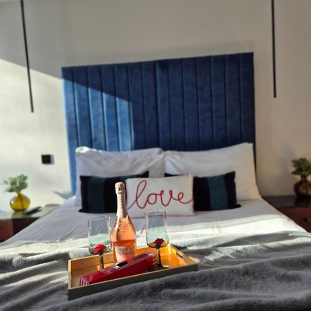 Newly Renovated Flat With Parking Space Canterbury Exterior foto